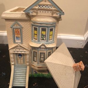 Ceramic canister/cookie jar